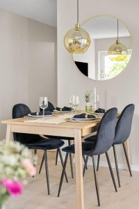 Home Verschillende stijlen eetkamerstoelen met diverse materialen en afwerkingen beschikbaar in Bilthoven