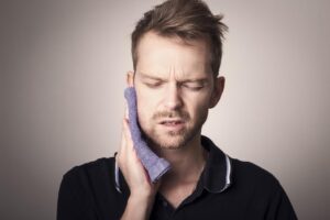 Osteopathische behandeling van kaakklachten en tandenknarsen met gerichte mobilisaties door ervaren therapeut