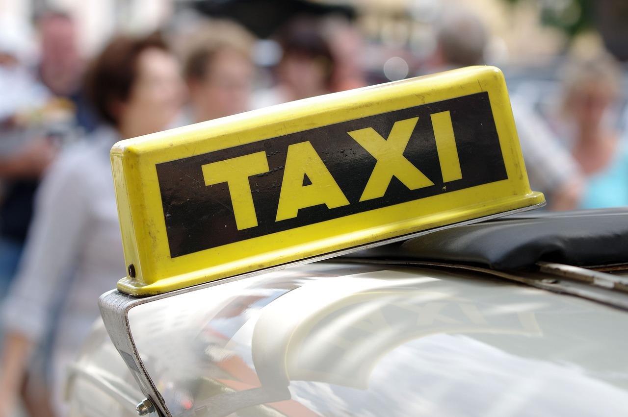 Taxi Doetinchem voertuig voor het ophalen en vervoer van pakketjes en kleine zendingen met professionele chauffeur